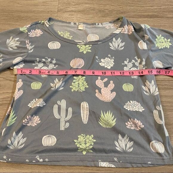 Shein desert, cactus printed medium cropped short sleeve shirt - Picture 4 of 5